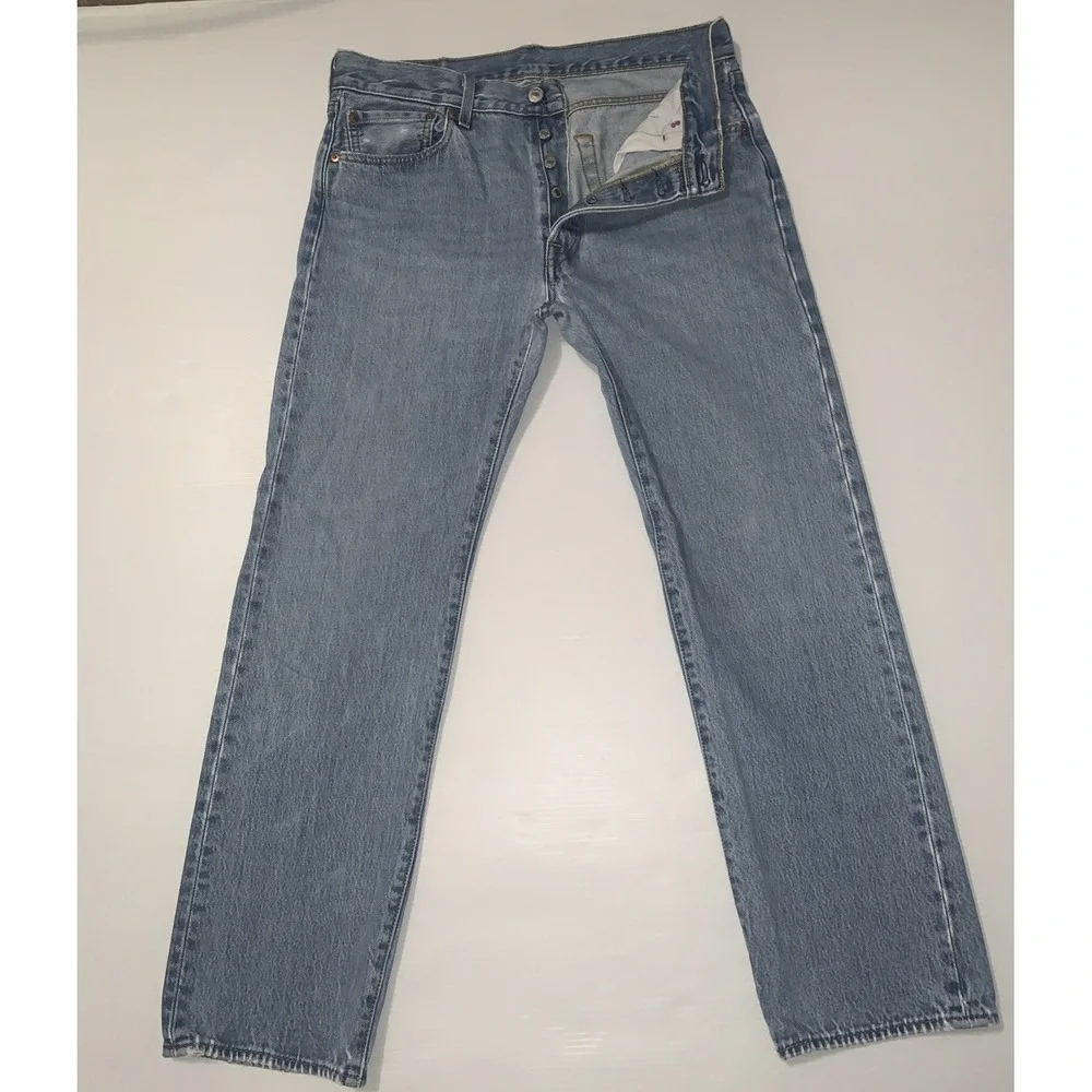 Levi's Men's 501 33x30 Original Straight Fit Jeans Blue Button Fly Medium Wash